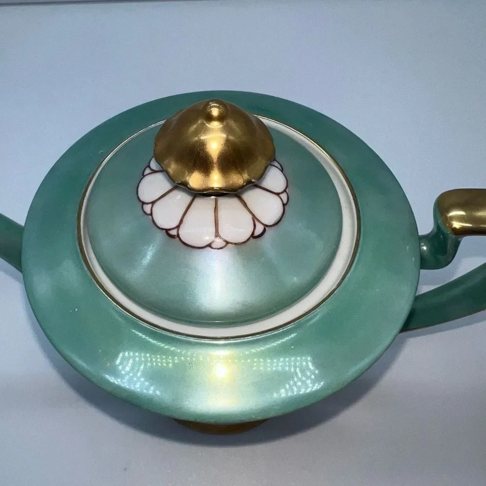 Vintage Lusterware Hand Painted Teapot‎